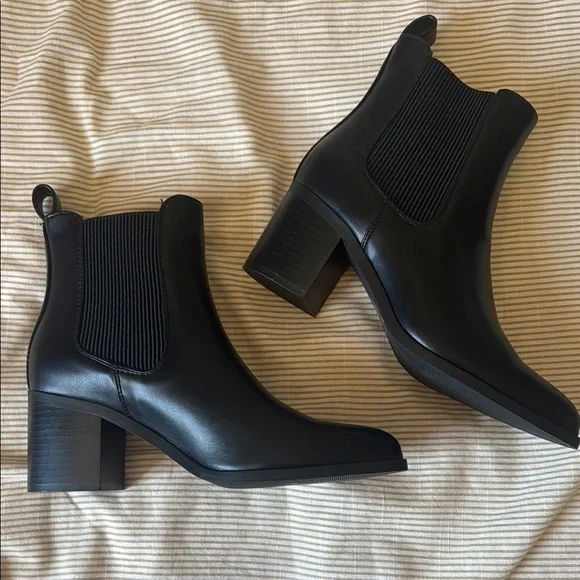Black Ankle Boots - Picture 1 of 4